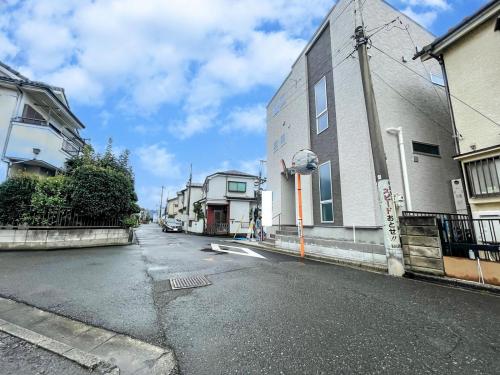 外観・前面道路